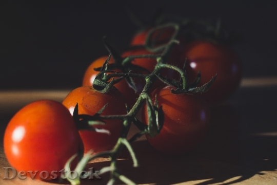 Devostock Healthy Wood Tomatoes 71297 4K