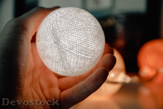 Devostock Light Hand Sphere 89308 4K