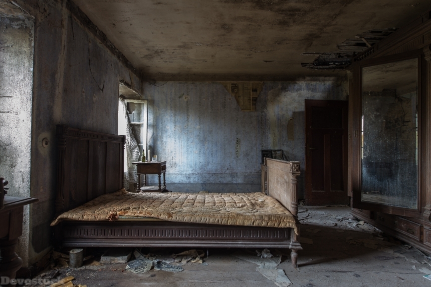 Devostock Abandoned Architecture Bed Old Room 4k