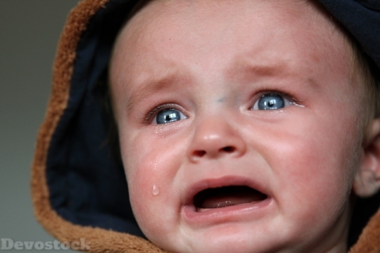 Devostock Baby Tears Small Child 4K