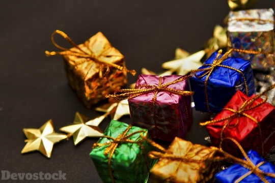 Devostock Christmas Gifts Boxes  Stars Colorful 4k