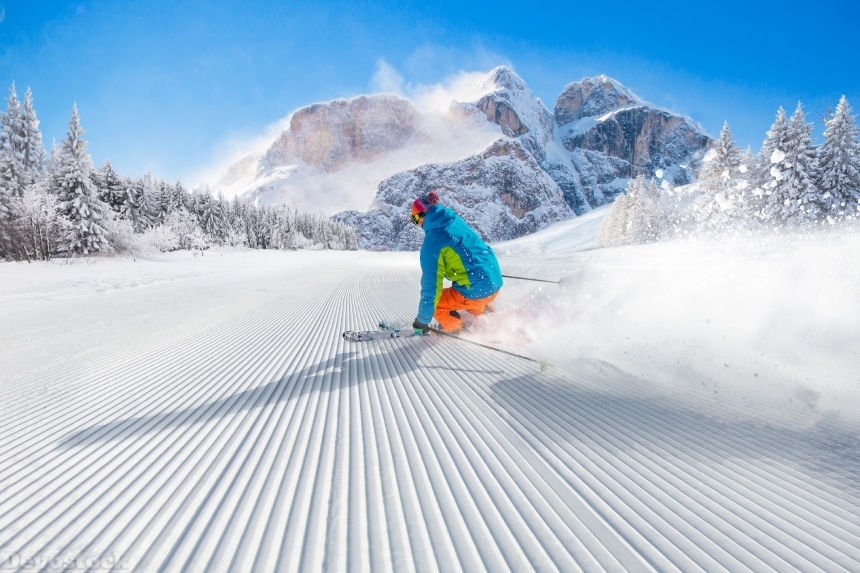Devostock Sport Winter Skiing Snow Uniform Motion 4k
