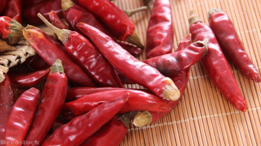 Devostock Red dried chili  (12)