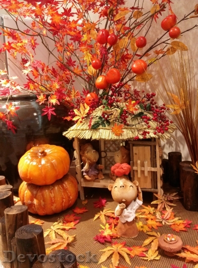 Devostock Autumn Leaves Pumpkin Miniatures