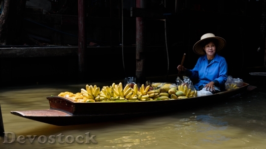 Devostock Floating fruit vendor