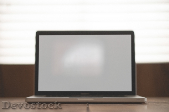 Devostock Apple Desk Laptop 668 4K