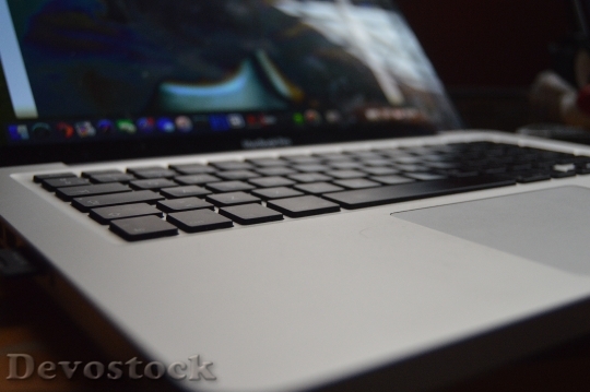 Devostock Apple Laptop Macbook Pro 5459 4K