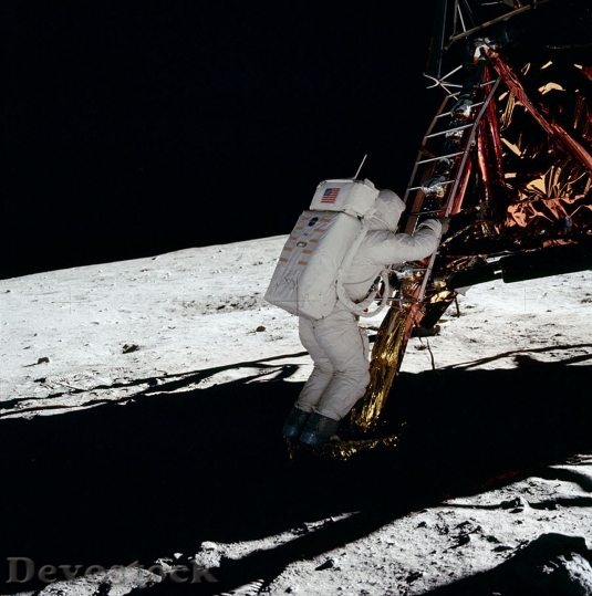 Devostock Astronaut Space Suit Moon HD