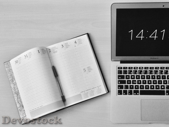 Devostock Black And White Laptop Notebook 29526 4K