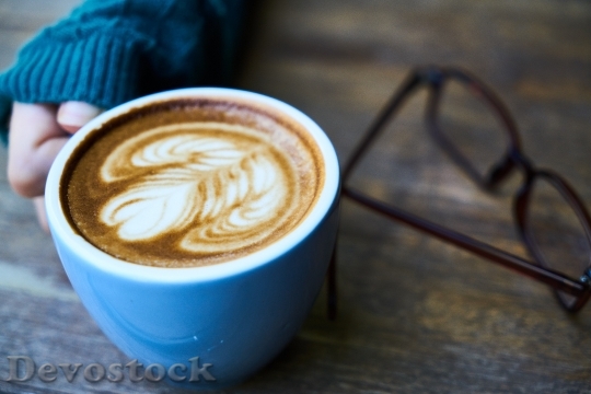 Devostock Coffee Cup Hand 45967 4K