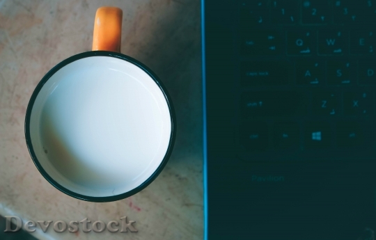 Devostock Cup Dark Laptop 121020 4K