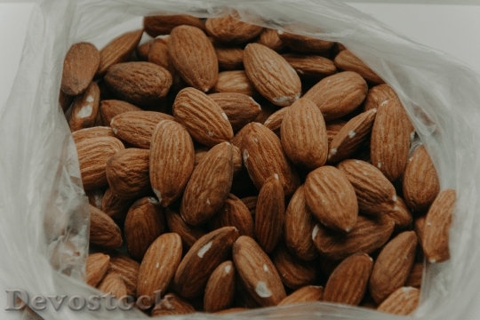 Devostock Food Tree Nuts 101320 4K