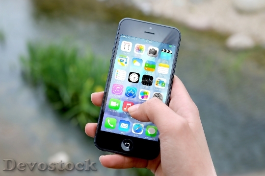 Devostock Hand Apple Iphone 310 4K