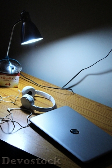 Devostock Light Desk Laptop 97446 4K