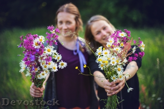Devostock People Flowers Women 4K