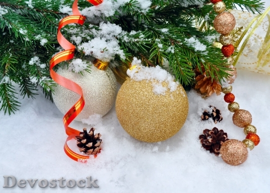 Devostock Background Balls Christmas Cld 1 4K