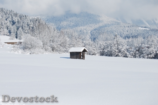 Devostock Cabin Winters Snow Dills 4K
