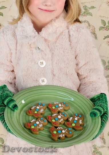 Devostock Christmas Cookies Gingerbrea Men 4K