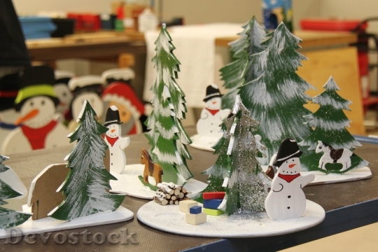 Devostock Christmas Snowmen Workshop 24470 4K