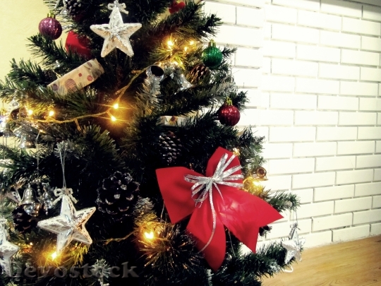 Devostock Christmas Tree HolidayXmas 4K