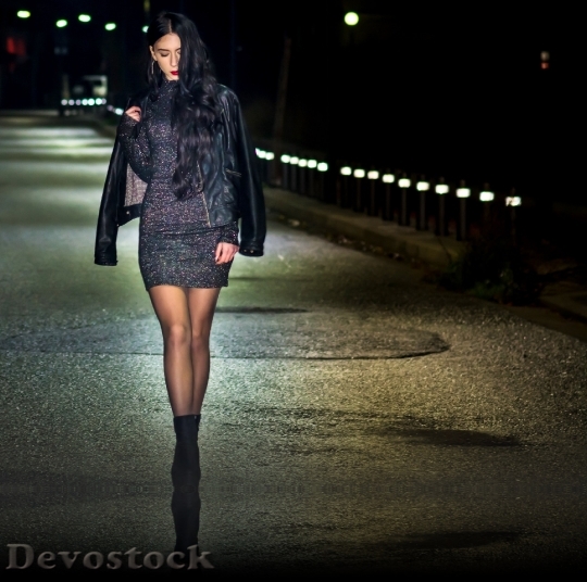 Devostock City Road Fashion 43525 4K
