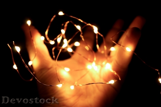 Devostock Hand Lights Dark 21039 4K