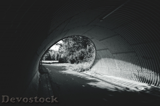 Devostock Light Black And White Road 19354 4K