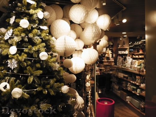 Devostock Lighting Christmas StoreTree 4K