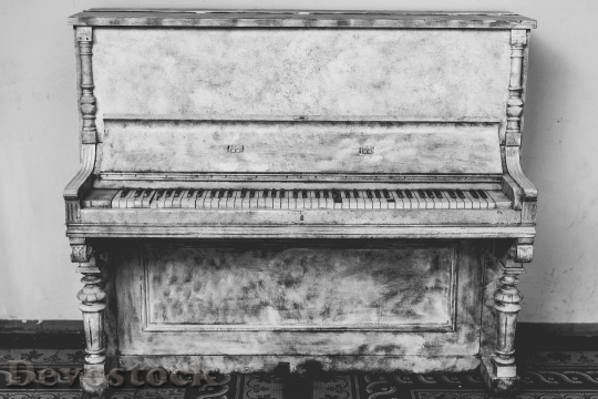 Devostock Piano Instrument Music Keys 1367 4K.jpeg