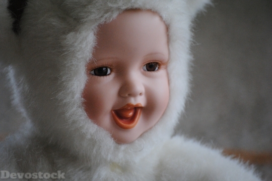 Devostock Porcelain Doll Toy Vitage 4K