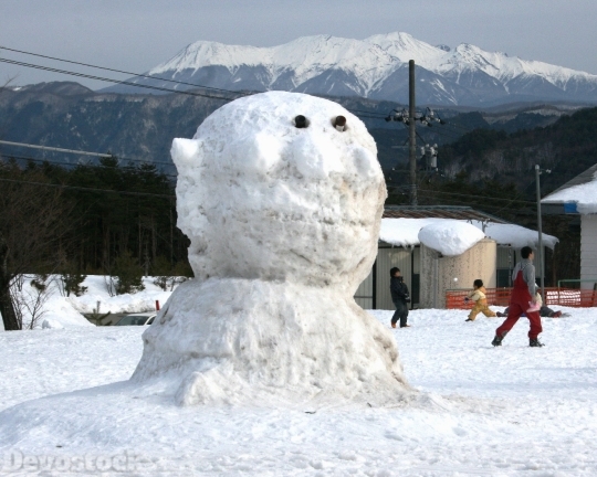 Devostock Snowman Snowball Fight ount 4K
