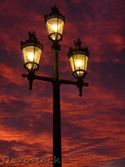 Devostock Street Lamp Lantern Afterglow Light 53514 4K.jpeg