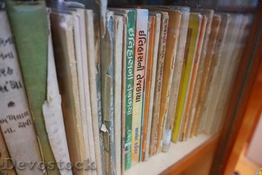 Devostock Wood Books Blur 16742 4K