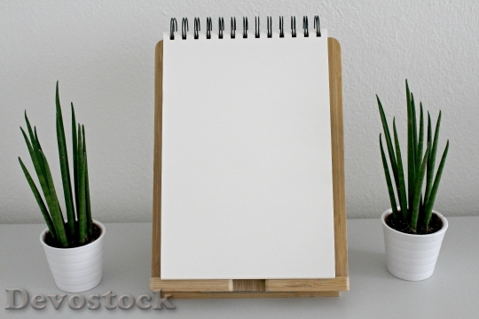 Devostock Wood Desk Notebook 53144 4K