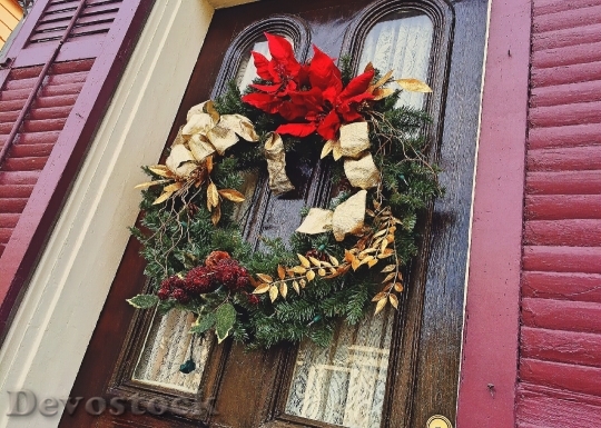 Devostock Wreath Door Christmas Decortion 4K