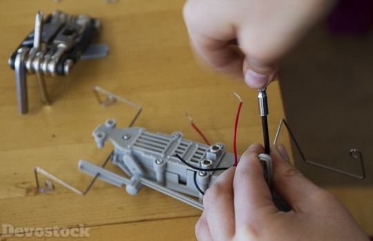 Devostock Assemble Robot Tools Building Toy Education 4K