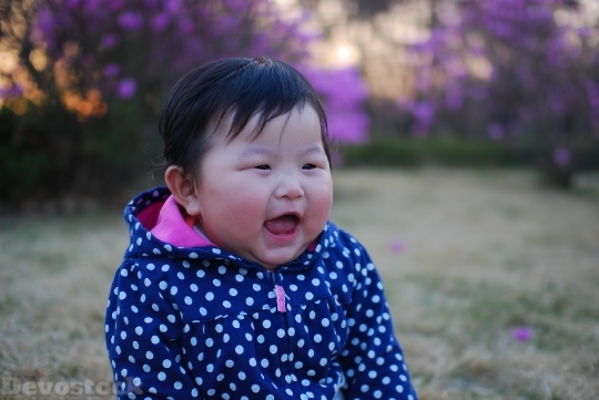 Devostock Baby Face Happy Korean 4K