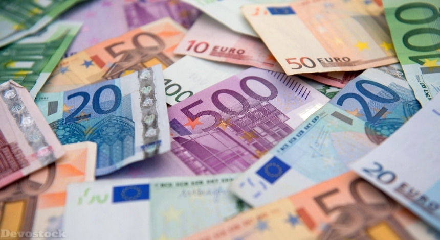 Devostock Banknotes Euro Money Closeup 500 Bussiness Currency 4k