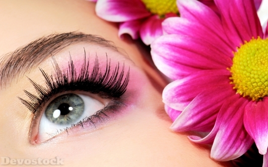 Devostock Beautiful Girl Eyes Green Blue Flower Makeup 4k