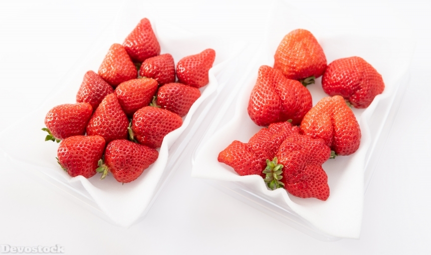 Devostock Fruits Food Healthy Strawberry White Background Two Sorts 4k