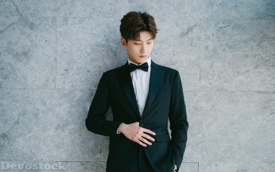 Devostock Handsome Man Asian Model Suit 4k