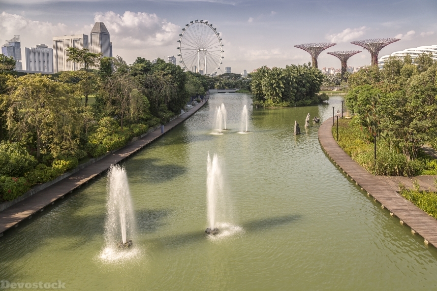 Devostock Singapore Parks Canal Ferris Wheel 4K