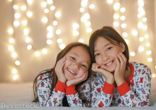 Devostock Sisters Girls Children Christmas 4k