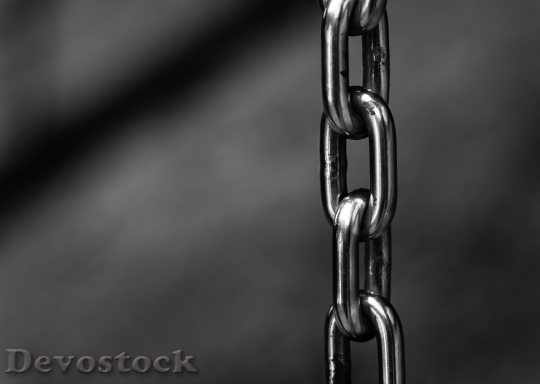 Devostock blur-chains-chrome-220237