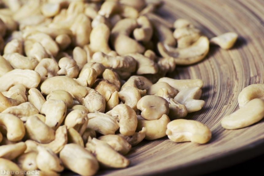 Devostock Cashew nuts  (60)
