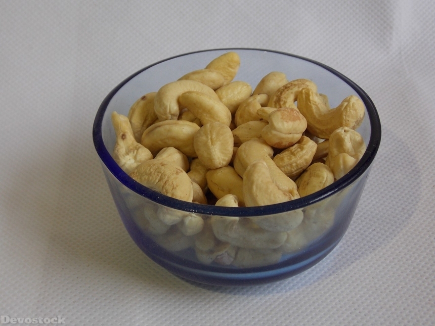 Devostock Cashew nuts  (70)