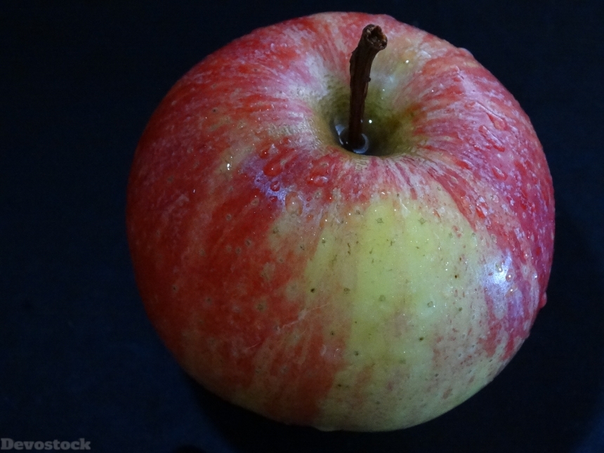 Devostock Apple Drop Water Fruit