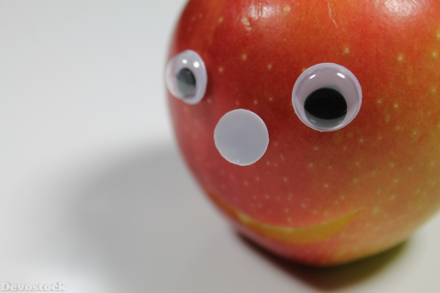 Devostock Apple Face Fruit Fig