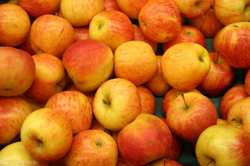 Devostock Apple Fruit Market Apple