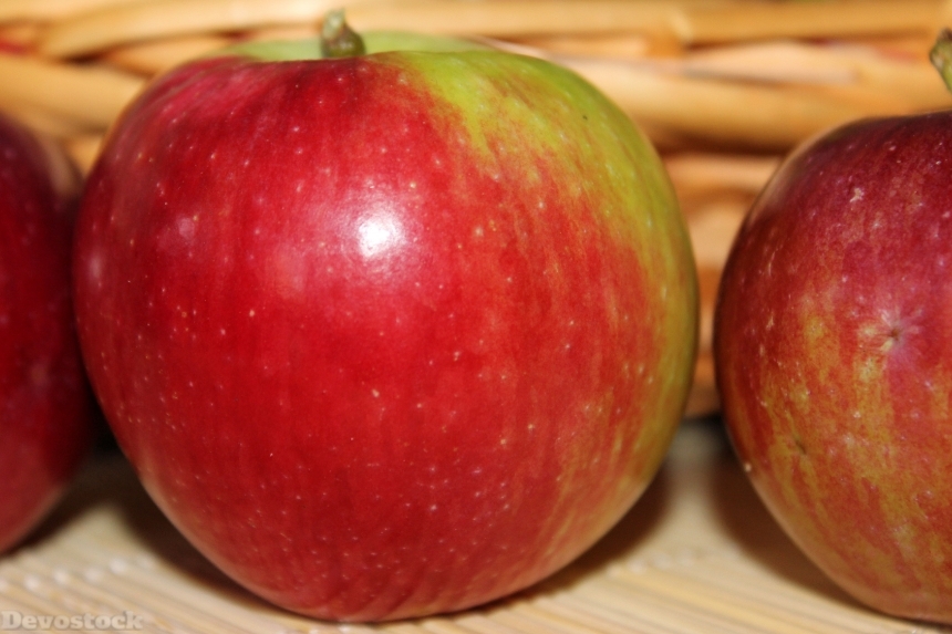 Devostock Apple Fruit Red Frisch 1
